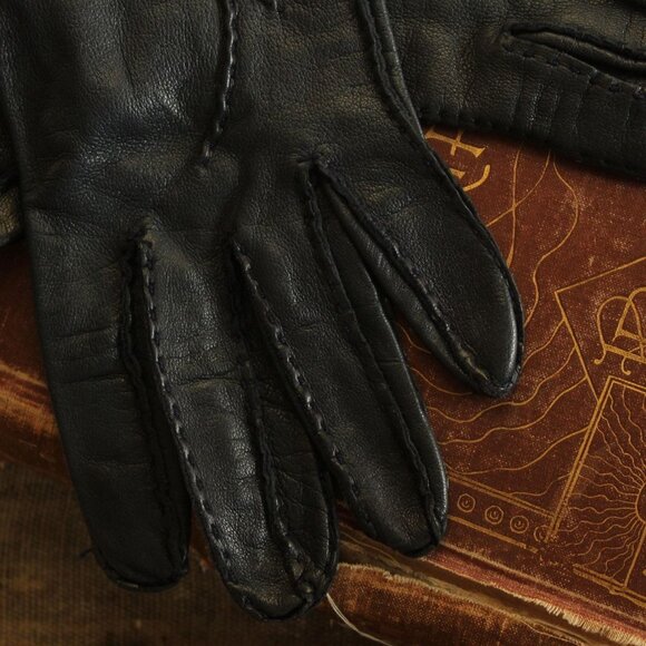 Vintage 1950s Gloves, Size 7 Navy Blue Leather Wrist Or Matinee Length Gloves - Picture 2 of 13